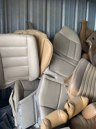Piezas de Mercedes - w123 y w124, r107 - $1 (Sacramento)63470117055873121