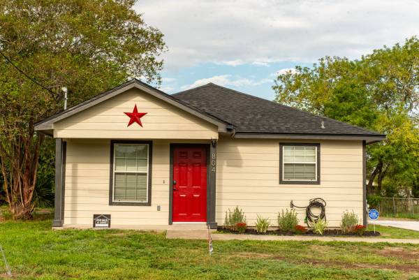 $213,287 / 3br - 1092ft2 - Like new home in Sinton! FSBO (Sinton)64036542799875120