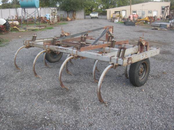 10ft Chisel Plow 1