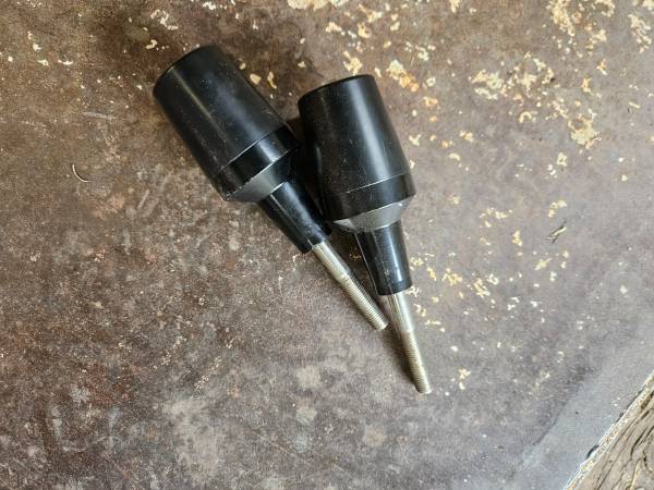 CB500F frame sliders 1