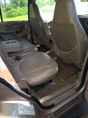 98 ford expedition - $2,100 (Buchanan)63620134264451124