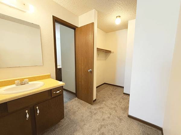 $1,180 / 2br - 1100ft2 - New Season, New Home! Move-in Now! (Close to Hwy 23 and Hwy 15)63988653891843124