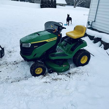 John Deere riding lawnmower 1