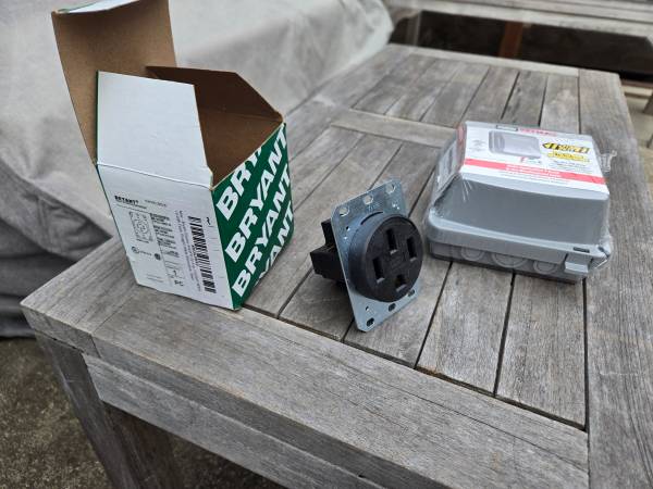 Bryant NEM1450 Receptacle 1