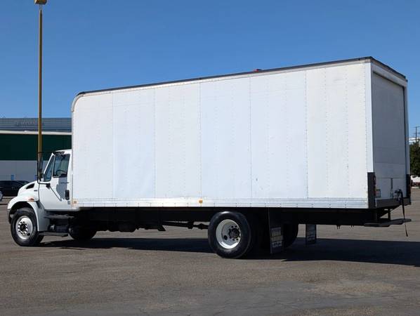 2012 International Durastar 4300 24FT - Photo 2
