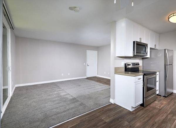 $2,200 / 1br - Apartamento natural de 1 dormitorio | Seguridad en el lugar: Hermosos jardines (Oceanside)63657123812737122