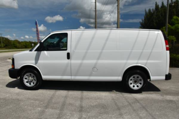 ** 2009 CHEVY EXPRESS 1500 ** ESTANTERÍAS ** CARGA ** TÍTULO LIMPIO ** - $10,995 (~~SIN GASTOS - SIN JUEGOS - SIN PRESIÓN~~)63470244705027123