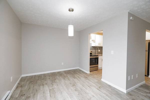 $1,135 / 1br - 640ft2 - 1B/1B, On-Site Laundry Facility, in Pittsburgh PA (7 Dorchester Drive, Pittsburgh, PA)64013532215169121