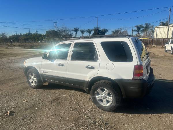 2007 Ford Escape Hybrid 4x4 (Tracción en las Cuatro Ruedas) - $3,900 (Lodi)63619211684355121