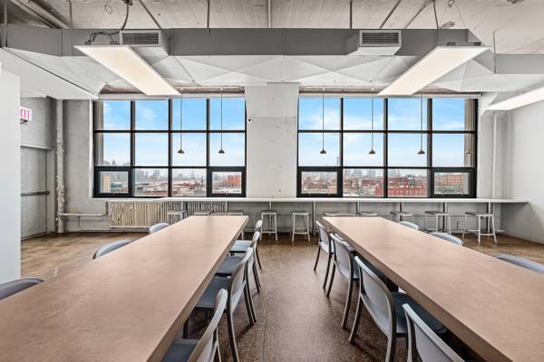 $4,155 / 1662ft2 - Prime Office Space in the Heart of Red Hook (Red Hook)63788831752449120