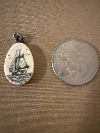 Antique Scrimshaw pendant 1