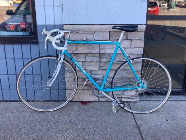 Lotus Pro Series 3000R Vintage Road Bike in Bright Blue 1