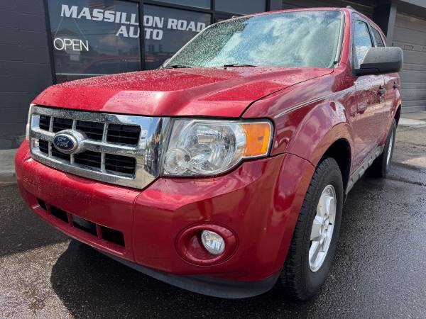 Ford Escape XLT 2011, tracción en las cuatro ruedas - Sin óxido - Solo 133,000 millas - $3,900 (Akron)63436112819715121