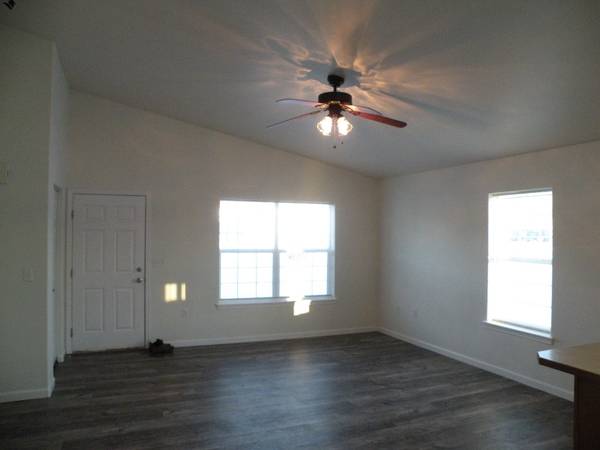 $1,795 / 3br - 1250ft2 - 3 bedroom ranch style home on B Shannon   #1518 (wasilla)64014173544835121