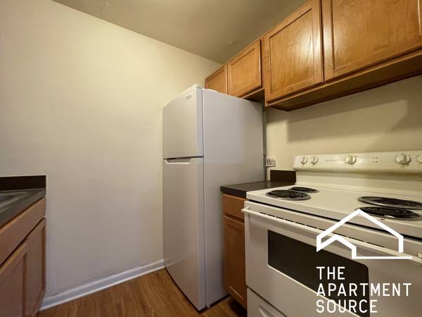 $1,975 / 2hab - 800 pies² - Edgewater Gran 2 Habitaciones – Calefacción Incluida – Cerca de Loyola y Línea Roja (Edgewater)63781351258243124