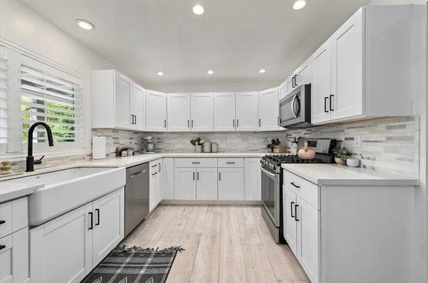 $1,700 / 3br - Beautiful 3bd/2bath house for rent in Woodside (woodside)63873333467777121
