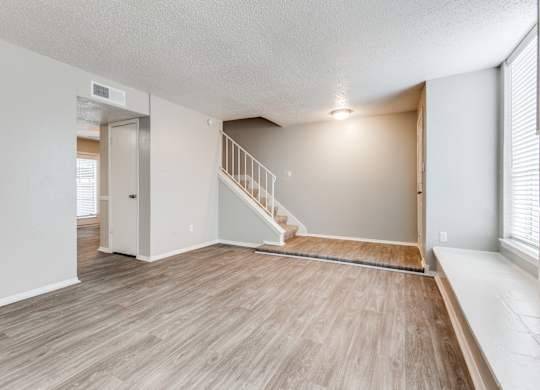 $1,900 / 2br - 1374ft2 - Alarm, Ceiling Fan, 2/BD 2.5/BA (613 Clearwood Drive, Richardson, TX)63796350871171124