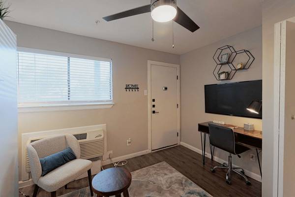 $695 / 222ft2 - Estudio 1/BA, Ascensor, Estación de Lavado para Mascotas (8300 North Interstate Highway 35, Austin, TX)63979117521283121