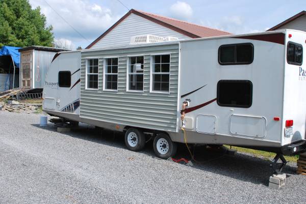 TINY HOUSE/RV/CAMPER TRAILER 1