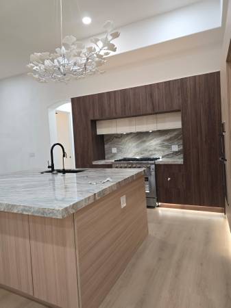 Same day move out cleaning. Airbnb. Garage. Cabinets, walls, floors 1