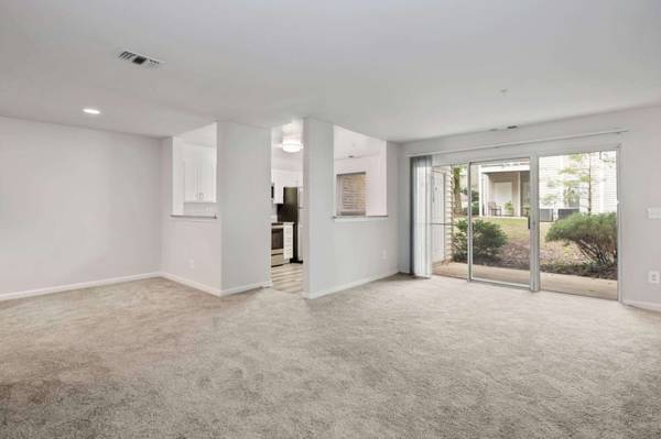 $1,905 / 2br - Sundeck, Air Conditioner, Pool (201 Owings Gate Court, Owings Mills, MD)63694428501507120
