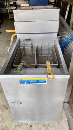 Used Pitco SG Deep Fryer 65 lb commercial restaurant bar equipment — $1,450 in Flint