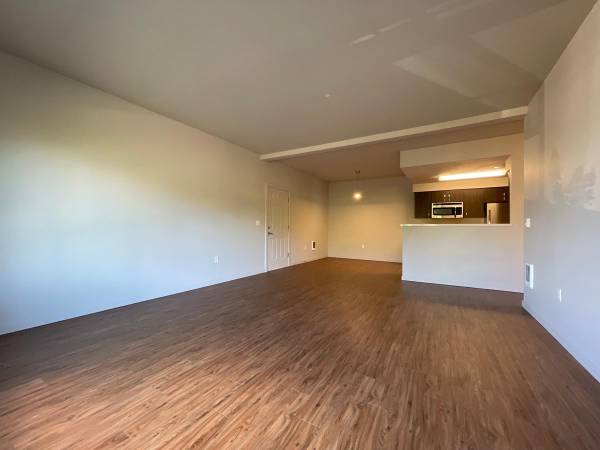 $1,670 / 1br - 854ft2 - Just in time for summer, move in and enjoy our resort-style pool! (West Eugene)63977274409474123