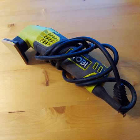 Ryobi DS1200 Corner Sander 1