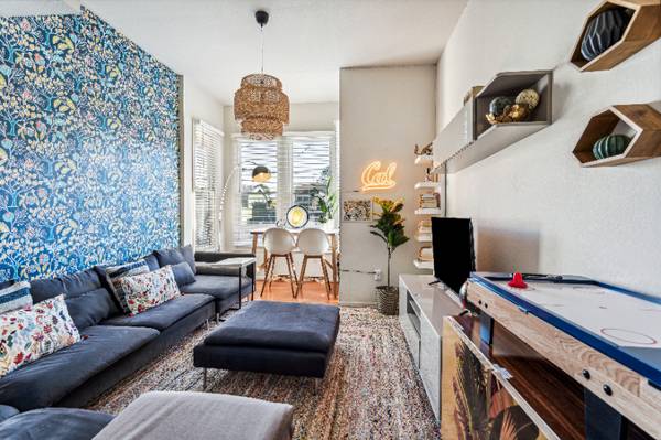 Dwight 2C: Shared Room - $950/Bed, Convenient Location Near UC Berkele 1