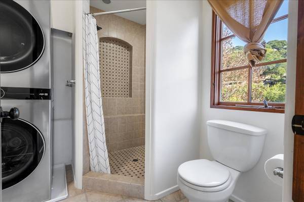 $900 1041 Grandview Dr. #A-2 | Studio | 1 bath (berkeley)64045195401858124
