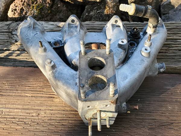 1975 - 1976 California BMW 2002 Intake Manifold 1