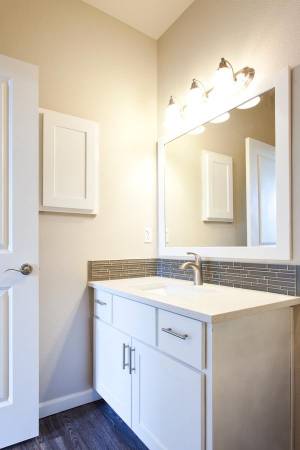 $1,916 / 2br - 1055ft2 - Prestige Living! 2 BR w/ Pool, Gourmet Kitchen & Private Deck (Kennewick)64015130434818124