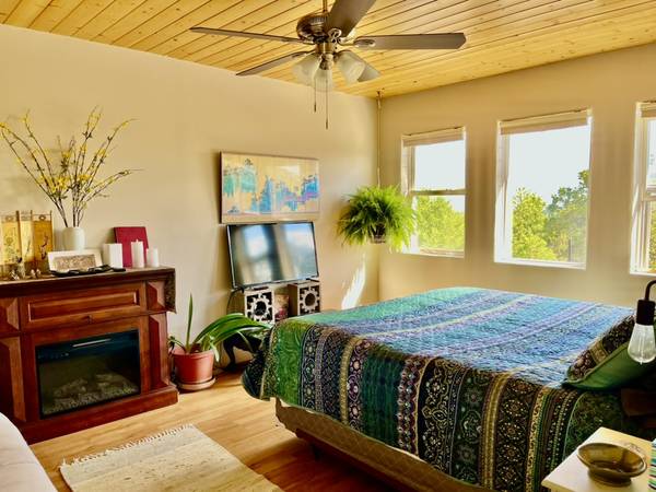 $1,795 / 1br - 600ft2 - Zen House Casita bordering Santa Fe National Forest-SHORT-TERM LEASE. (Canada de los Alamos)63659833455361120