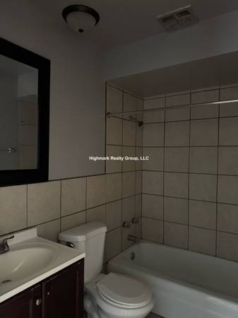 $2,000 / 2br - 🌊🏙️✨Lakeside Love Nest ✨ Spacious 2BD/2BA 🌊🏙️✨ (Chicago)63960011380226124