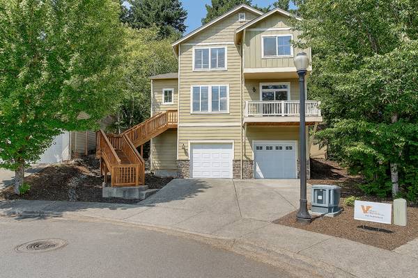 $565,000 / 3br - 2393ft2 - Spacious Home with Columbia River Views, Bonus Room (Washougal)64218946008193120