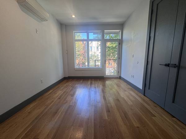 $3,200 / 2br - 🔥 IMPRESIONANTE 🔥 2 HABITACIONES 1 BAÑO 🌟 CON BALCÓN PRIVADO 🌳 MUCHO ESPACIO 🏡 (Bushwick)63945498385795120