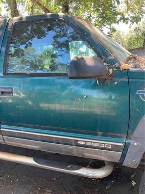 Camioneta Chevy 3500 de cabina doble y cama larga de 1997 - $3,500 (condado de Napa)63613295421825121