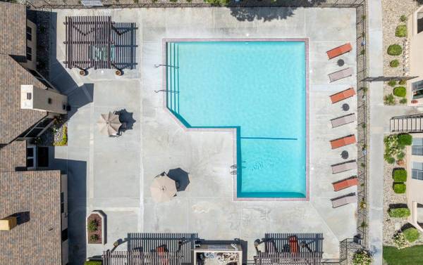 $1,658 / 1br - 585ft2 - Limited Opportunity! Spacious 1 BR with Covered Parking (West Lancaster off of 20th Street West and J12)63840114313345123