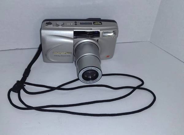 Olympus Infinity Zoom 105 Quartz Date 35mm Cámara de Película Automática - $35 (Tallahassee)63471020364931122