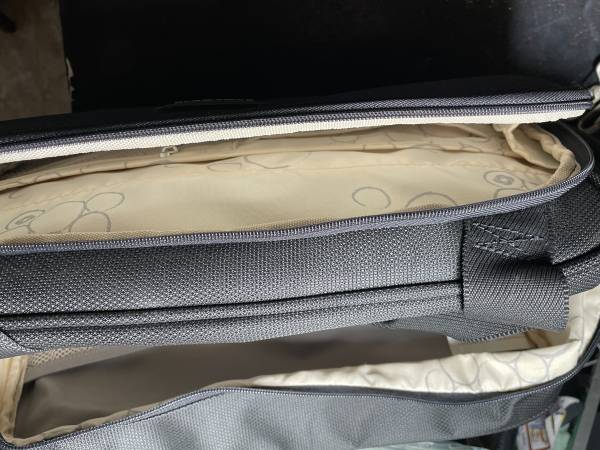 Samsonite Carry-On Equipaje Bolsa de una noche - $25 (Baldwin)63471464636675123