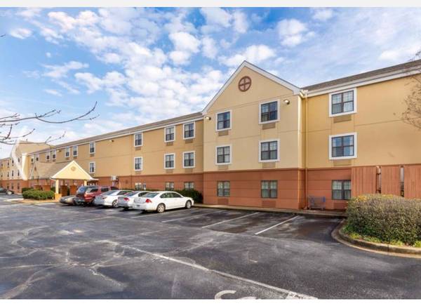 $1,410 / 1br - Estudio completamente amueblado: ¡todos los servicios incluidos! (Greenville, SC)63661239150977120