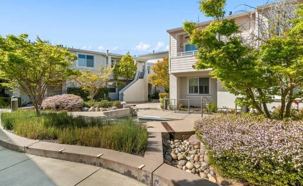 $2,200 / 2br - 1272ft2 - /*/Cozy2BR/1BA End Unit – Park Place Townhome, Aptos!!! (capitola)63879905882627120