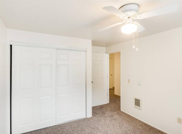$1,550 / 2br - Large Closets & Storage Space + Beautiful Atmosphere - Attractive (Glenfair)63956644104963121