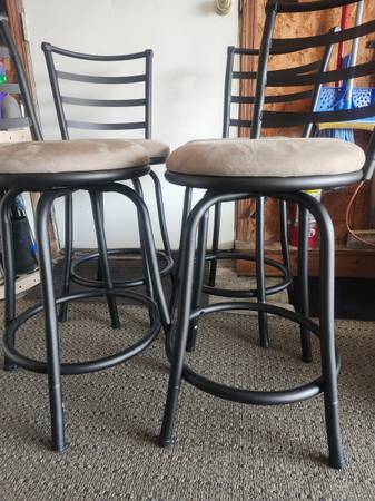 4 Ea. Bar Stools 1
