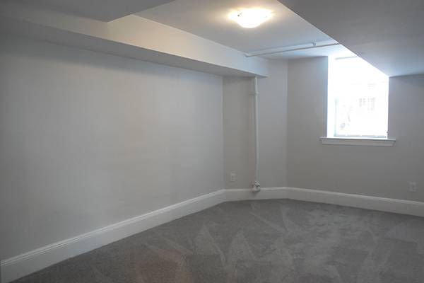 $2,500 / 2br - ** NO FEE ** Large 2 bed on Washington St in Salem. Pet ok63810013042433124