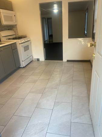 $1,850 / 1br - 1B1B Downtown Woburn - Available Now - Heat/HW Included! (Woburn, MA)63856337814403121