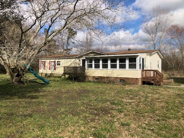 $1,800 / 3br - 1680ft2 - Moyock--Three Bedroom and Two Bath Home (Moyock)63935189981570120