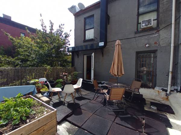 $4,200 / 2br - SIN COMISIÓN, Único departamento soleado de 2 habitaciones, unidad en esquina, 1 baño, terraza, aire acondicionado, cercano al tren (Bed-Stuy)63862609301763120