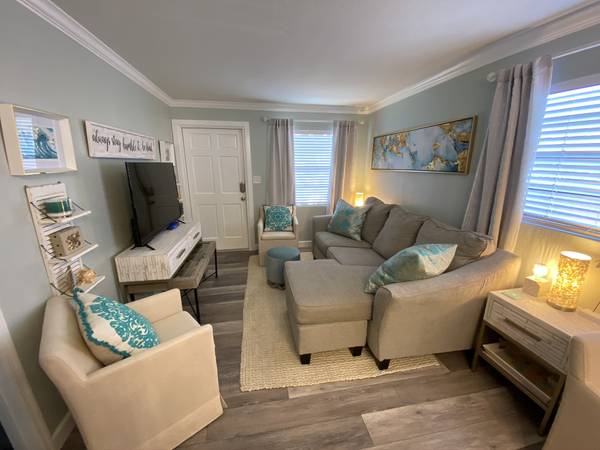 $2,000 / 1br - 500ft2 - Monthly Snowbird Rental - 2 Blocks from the Beach - 1 bed/1bath (Cape Canaveral)63923417315203123