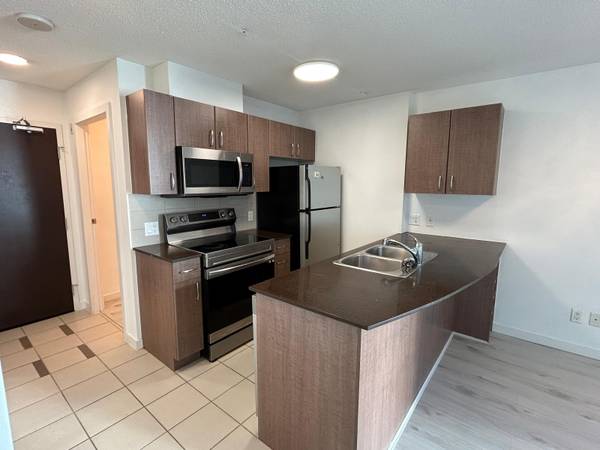 Vancouver Condo 1Bed + 1Bath (The Hudson) 1